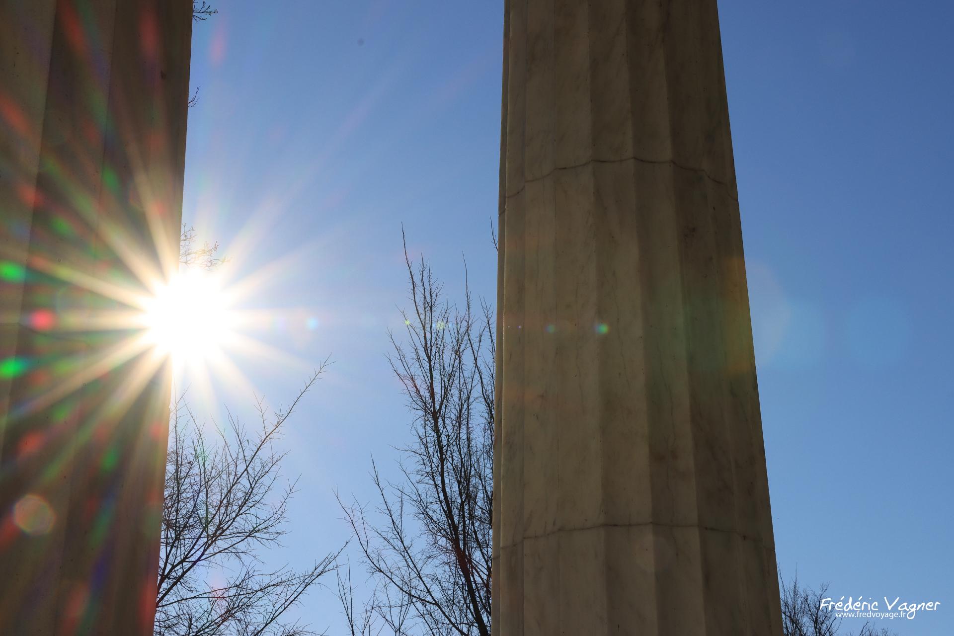 Soleil dans les colonnes