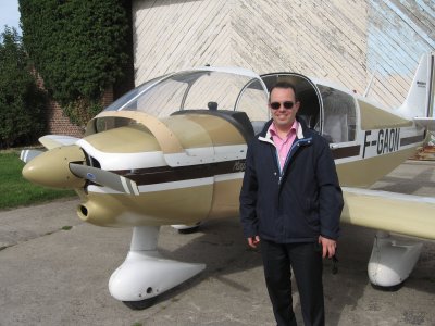 Matthieu devant l'avion, à défaut de monter faire un tour