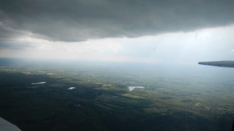 Sous les nuages, mais en avion
