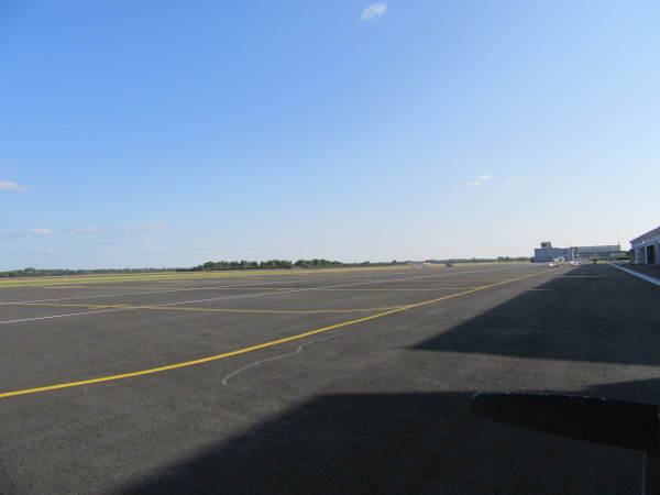 Aérodrome d'Orléans sous un soleil magnifique