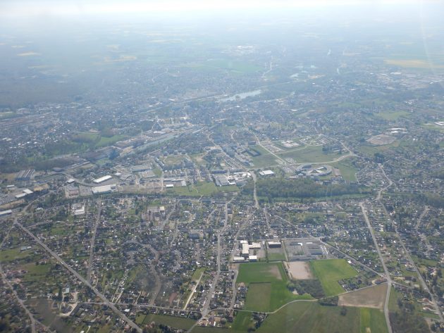 Montargis, Loiret, par avion