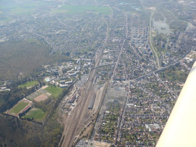 Montargis, Loiret, par avion